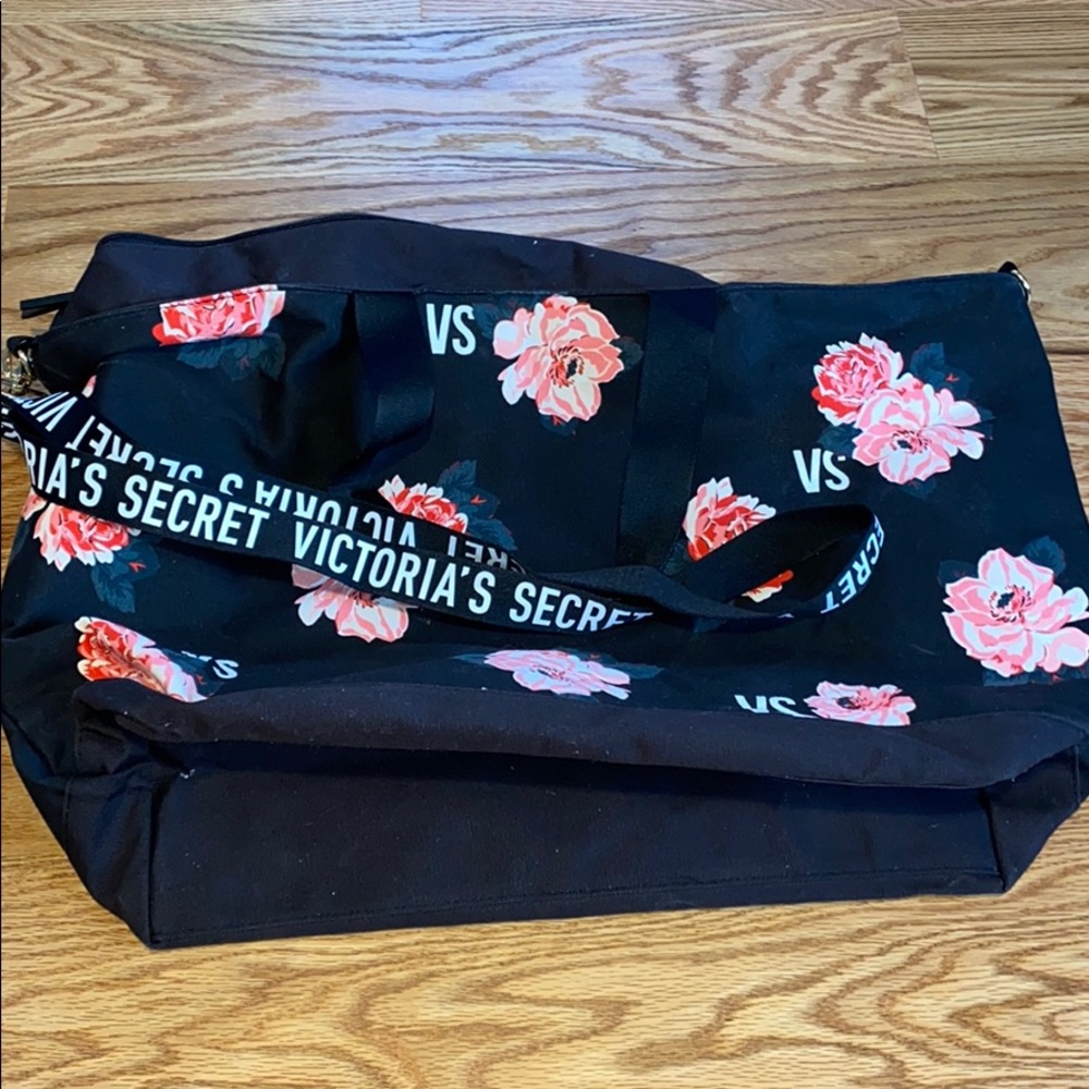 Victoria Secret Weekend bag